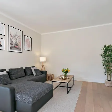 Huswell - Stylish At The Zeedijk Of Apartment