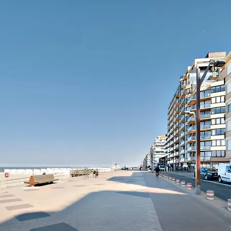 Huswell - Stylish At The Zeedijk Of Knokke-Heist